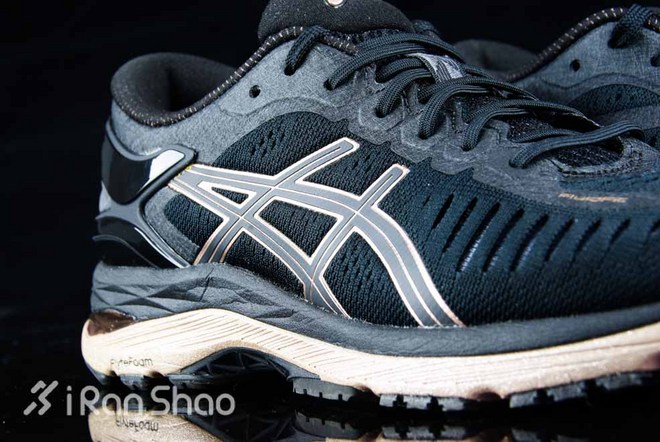 ASICS MetaRun 跑鞋