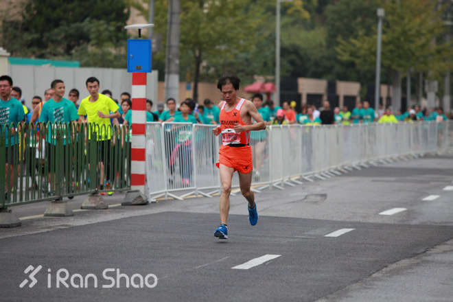 侬好上马 | 马拉松跑最快的英语老师