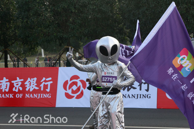 回顾 | 首届南马，一场“出人意料”的马拉松