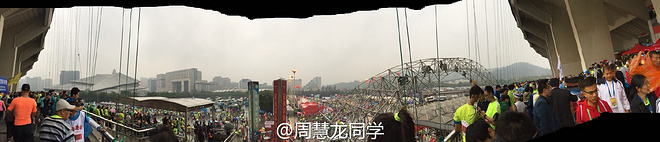 随风奔跑自由是方向——记人生第一次全程马拉松（兼雨中首马）——杭州马拉松