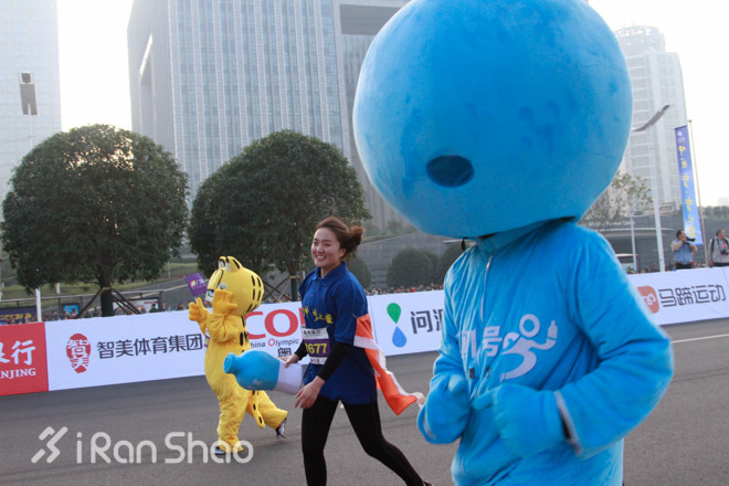 回顾 | 首届南马，一场“出人意料”的马拉松