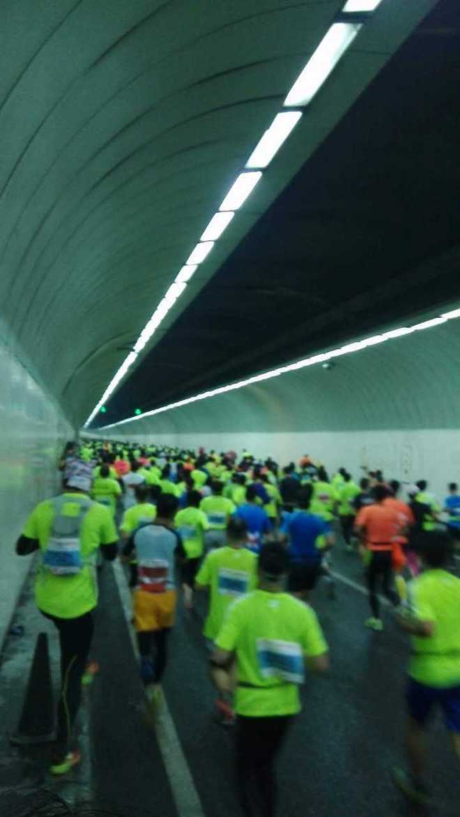 自己报的名，含着泪也要跑完