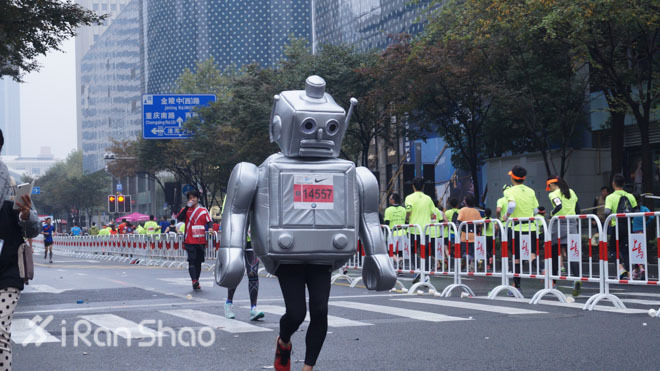 侬好上马  | 这些瞬间无关其他，跑就懂了。