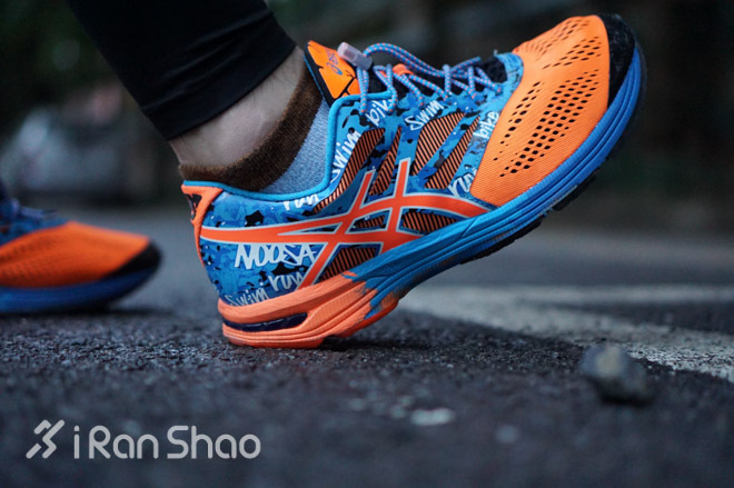 评测 | asics Noosa 10，像辆风格硬朗的美式肌肉车一样飞驰