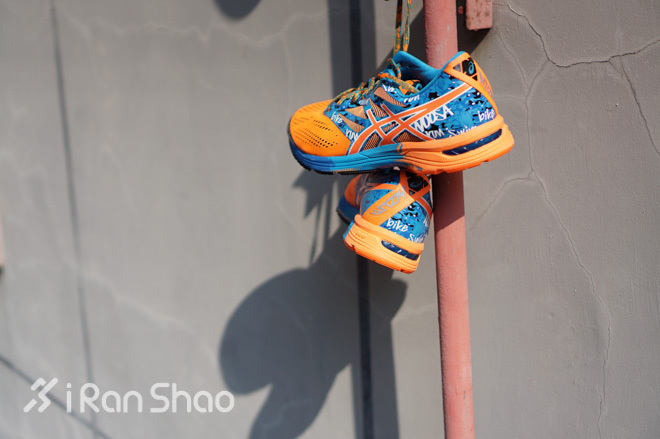 开箱 | 内敛外骚，亚瑟士Noosa Tri 10的生存王道