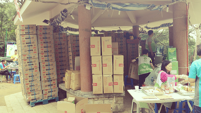 四个人，八条腿，一颗心，我们共同的乐施毅行者