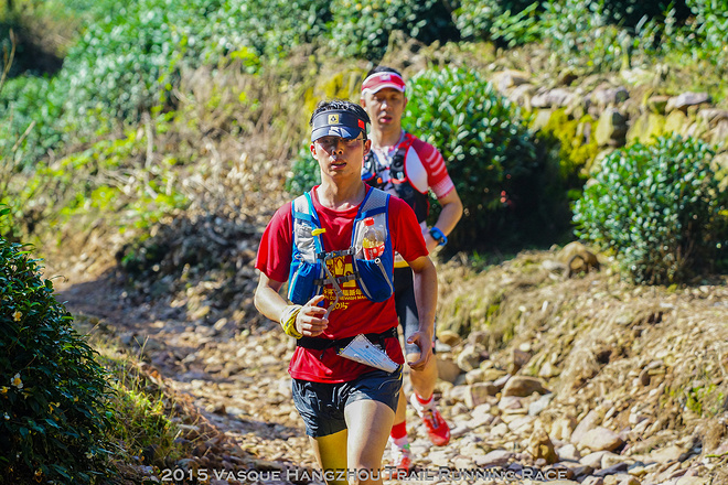 威斯，你用10年标志一个越野跑山赛的符号