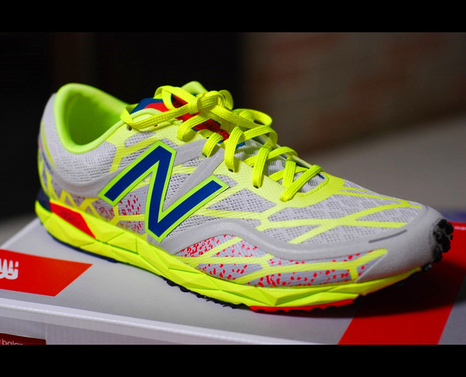 极速精灵！NB顶级马拉松比赛鞋New Balance RC1600 v2评测