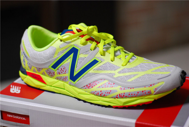 极速精灵！NB顶级马拉松比赛鞋New Balance RC1600 v2评测
