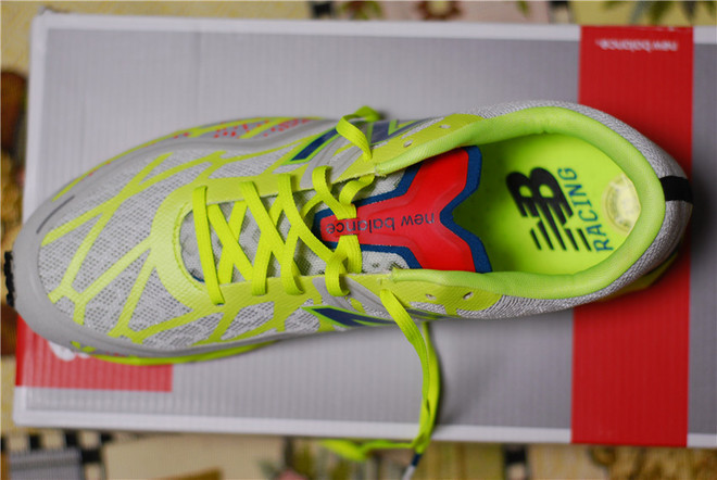 极速精灵！NB顶级马拉松比赛鞋New Balance RC1600 v2评测