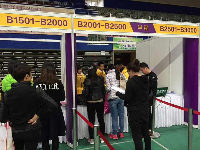 在雨中，每一步都是不同的风景