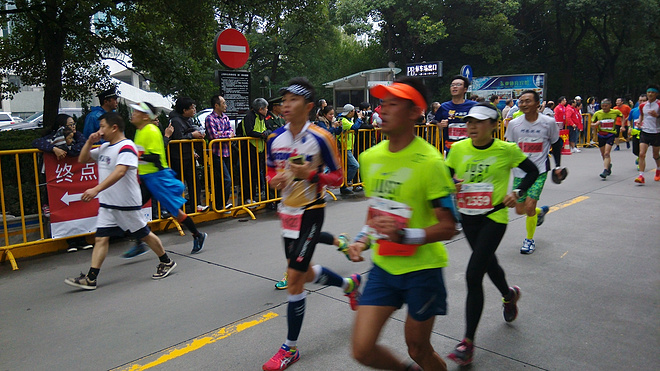 【众测报告】冲天热力透申城，满城尽带荧光绿（上马10公里&半马）