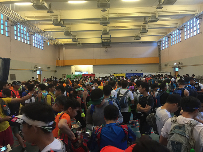 四个人，八条腿，一颗心，我们共同的乐施毅行者