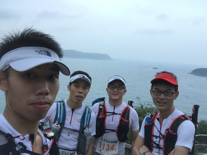 四个人，八条腿，一颗心，我们共同的乐施毅行者