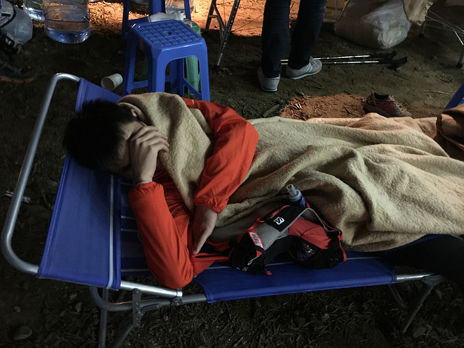 四个人，八条腿，一颗心，我们共同的乐施毅行者