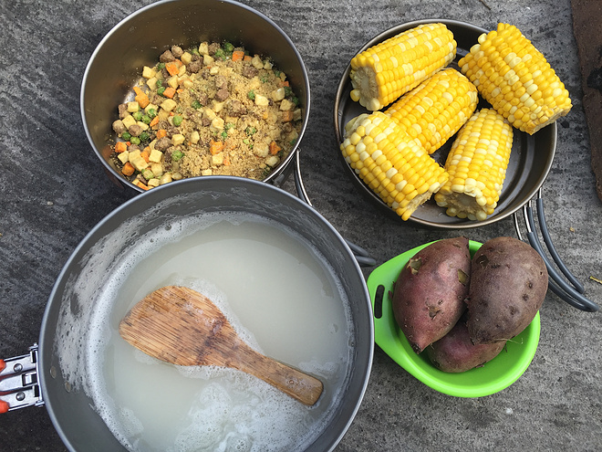 四个人，八条腿，一颗心，我们共同的乐施毅行者