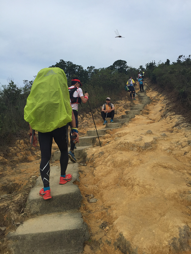 四个人，八条腿，一颗心，我们共同的乐施毅行者
