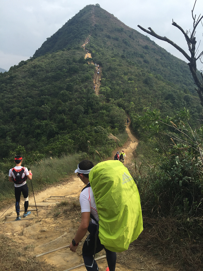 四个人，八条腿，一颗心，我们共同的乐施毅行者