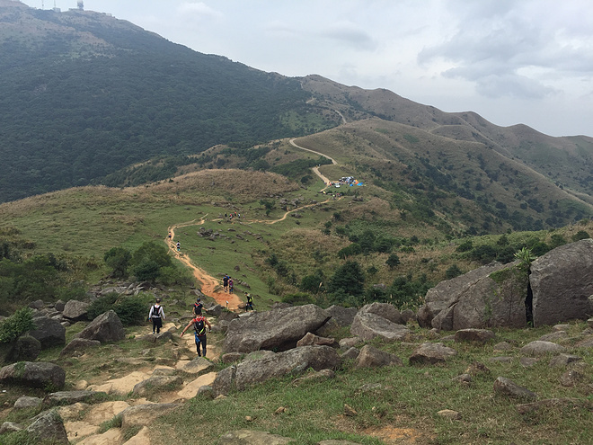 四个人，八条腿，一颗心，我们共同的乐施毅行者