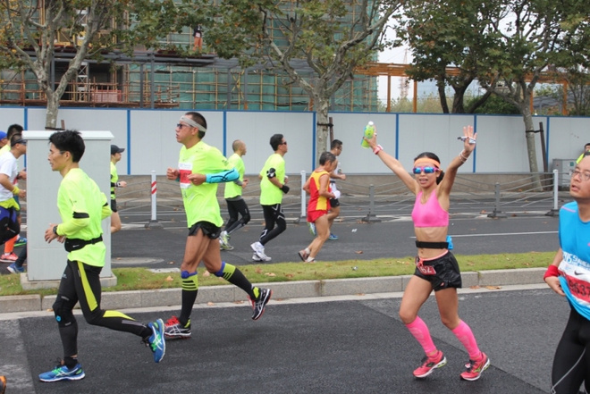 从408到348，诗歌，以及长长的感谢——我的2015年上海马拉松