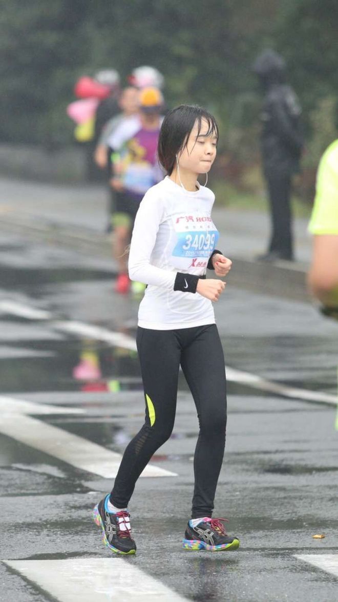 70斤软妹，独自战胜21.0975K全纪录！