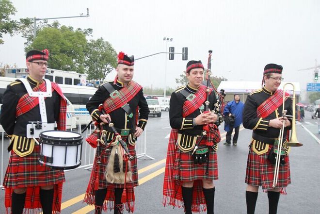 美，在路上；跑，活自己——上海浦东国际女子半程马拉松赛众测报告