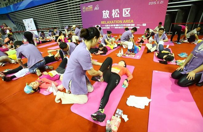 美，在路上；跑，活自己——上海浦东国际女子半程马拉松赛众测报告