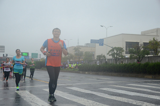 美，在路上；跑，活自己——上海浦东国际女子半程马拉松赛众测报告