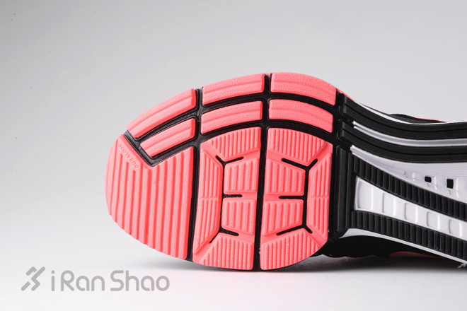 开箱 | Nike Air Zoom Vomero 10，漂亮得不像实力派