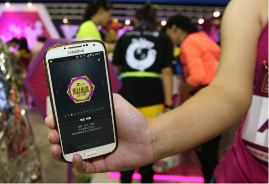 尽情奔跑放肆玩 特步助力浦东国际女子半马