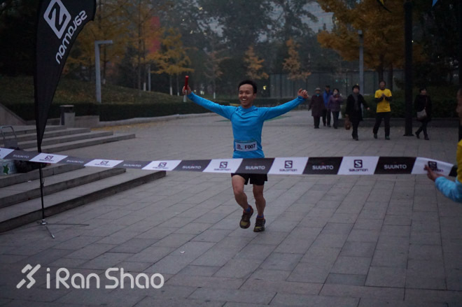 现场 | 赶在银杏叶落下时，分秒不差跑玩半马——Salomon城市越野北京站