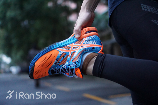评测 | asics Noosa 10，像辆风格硬朗的美式肌肉车一样飞驰