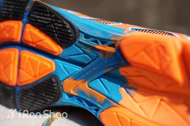 开箱 | 内敛外骚，亚瑟士Noosa Tri 10的生存王道