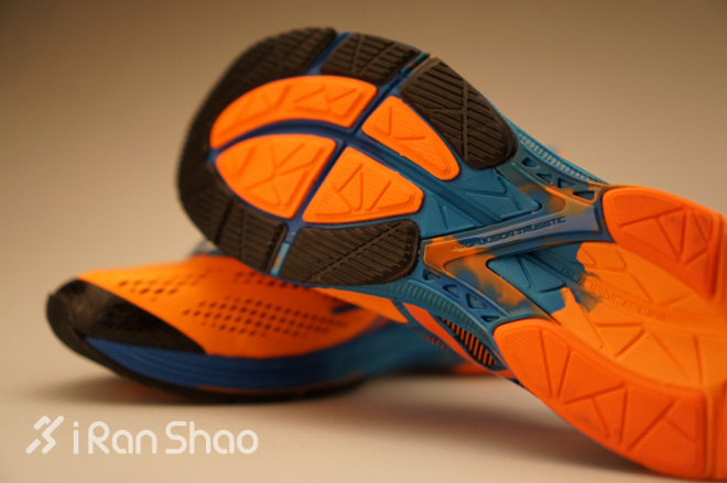 开箱 | 内敛外骚，亚瑟士Noosa Tri 10的生存王道