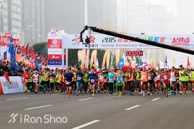 回顾 | 首届南马，一场“出人意料”的马拉松