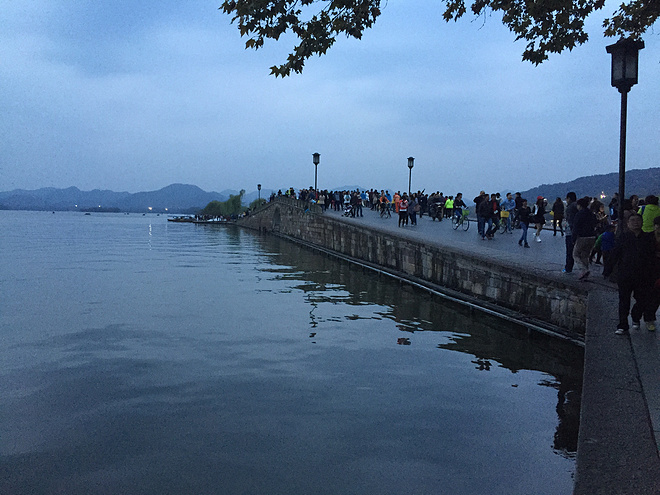 烟雨蒙蒙步杭州-记录自己的杭州马拉松之行