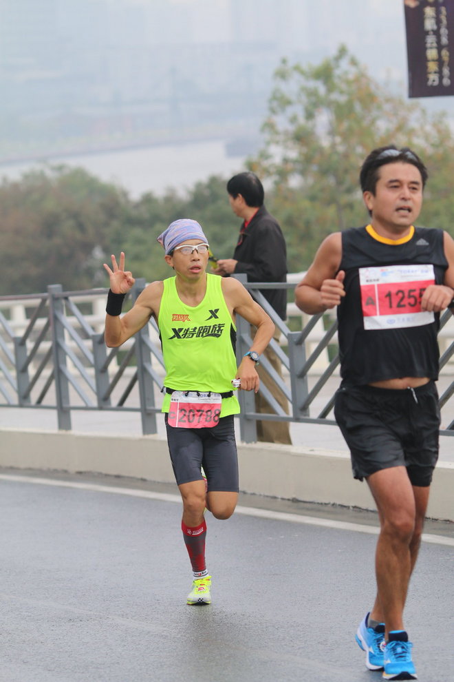战 上 海          记我的2015上海马拉松