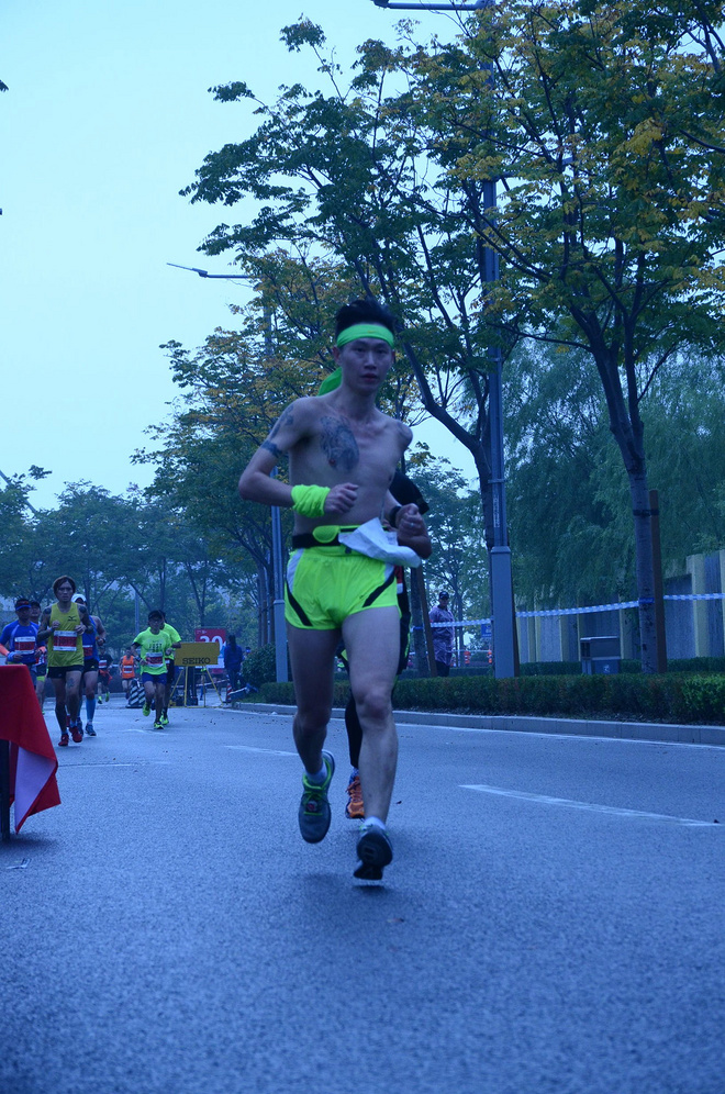 “侬好上马”让我们单纯的跑下去