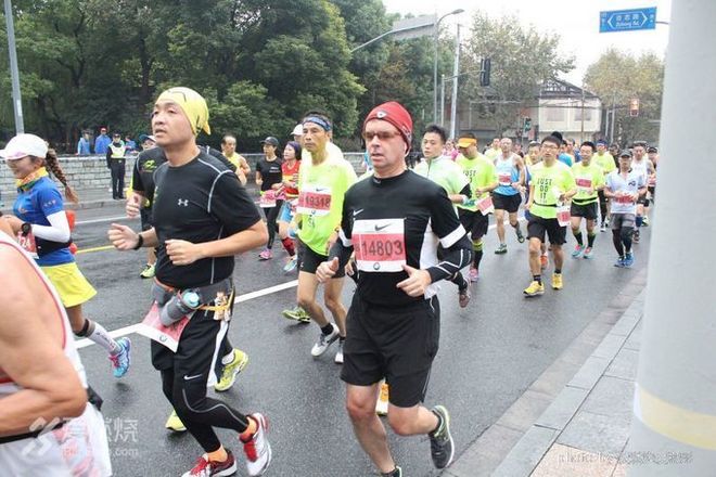 “侬好上马”让我们单纯的跑下去