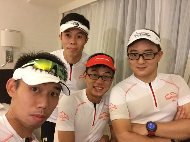 四个人，八条腿，一颗心，我们共同的乐施毅行者