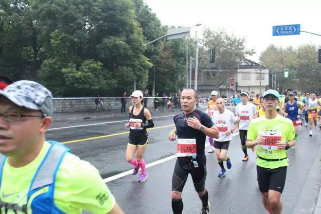 “侬好上马”让我们单纯的跑下去