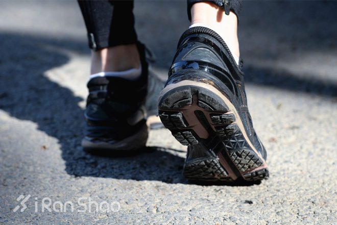 跑鞋 | ASICS亚瑟士 MetaRun，长距离跑鞋的黑金之选！