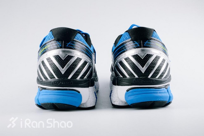 开箱 | Saucony 圣康尼 Redeemer ISO， 劳斯莱斯中的肌肉救世主