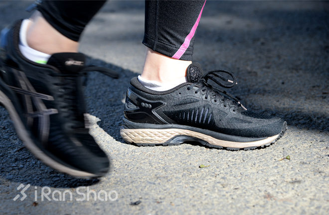 跑鞋 | ASICS亚瑟士 MetaRun，长距离跑鞋的黑金之选！