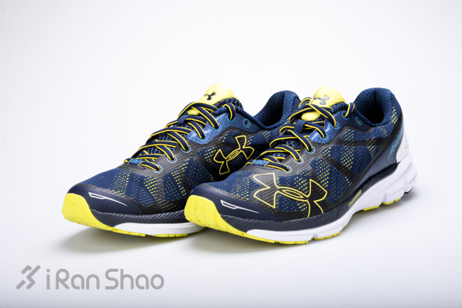 开箱 | UA Charge Bandit ，将浩瀚星空踩于脚下