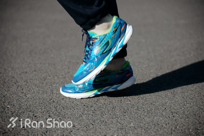 跑鞋 | Skechers 斯凯奇 Go Meb Speed 3，怕你双腿跟不上它的快
