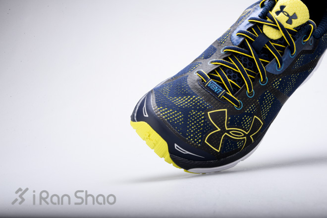 开箱 | UA Charge Bandit ，将浩瀚星空踩于脚下