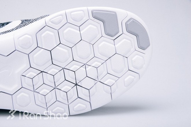 开箱 | 当Free遇上Lunarlon，Nike Free RN Distance是耐克粉的年终礼物