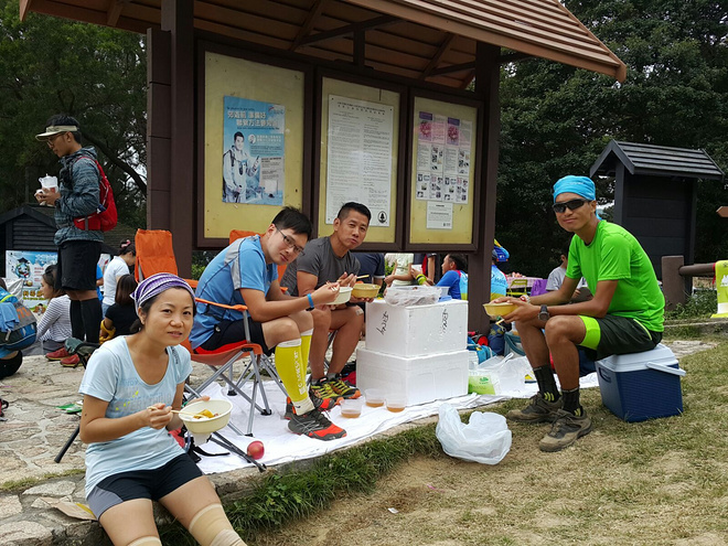 毅行者就是一場一期一會的山友嘉年華；只是麥理浩徑不是我的菜。