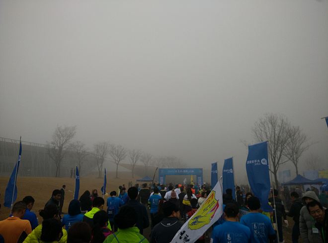 “吸巴达3000勇士，前来拜访！” 雾霾终结者，人形空气净化器的又一次胜利------“申彤杯”上海易跑雪景山地赛